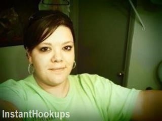 mirandawoods profile on InstantHookups